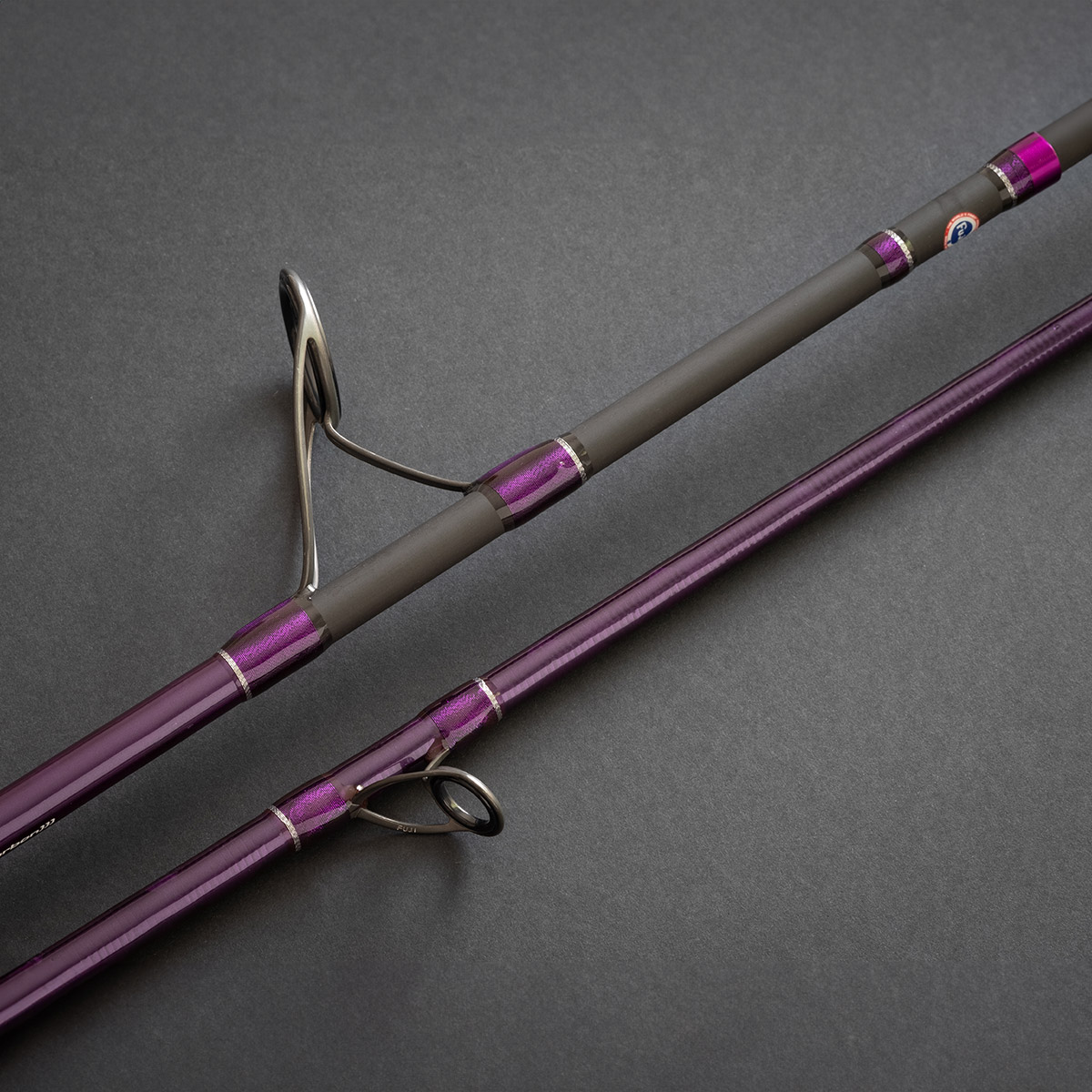 cinnetic-sky-line-purple-sea-bass-300-mh-detalle cinnetic-sky-line-purple-sea-bass-300-mh-detalle